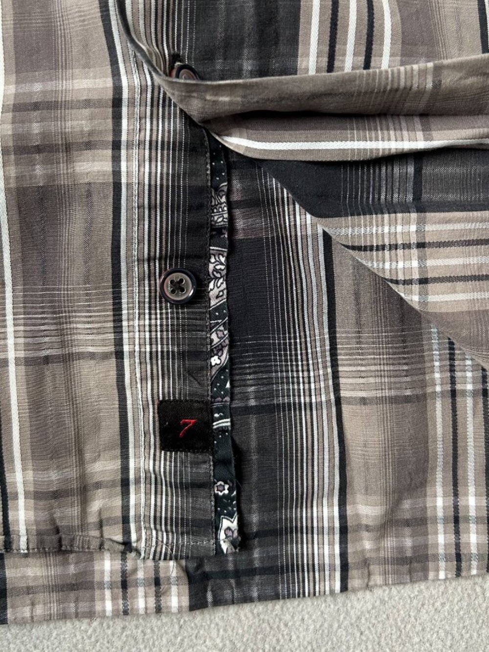 7 Downie St. Men’s Plaid Long Sleeve Sport Shirt - Black / Grey - US Medium - Picture 4 of 10